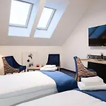 Hotel Ilkus & Restaurant 3*