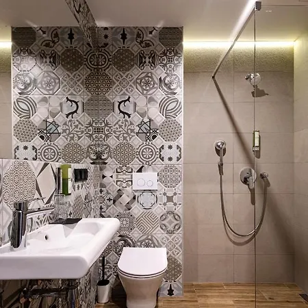 Ilkus & Restaurant Hotel