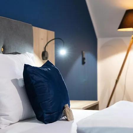 Ilkus & Restaurant Hotel