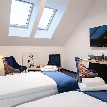 Hotel Ilkus & Restaurant 3*