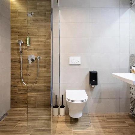 Ilkus & Restaurant Szálloda 3*