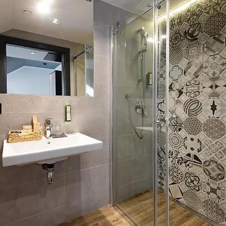 Ilkus & Restaurant Szálloda Krze